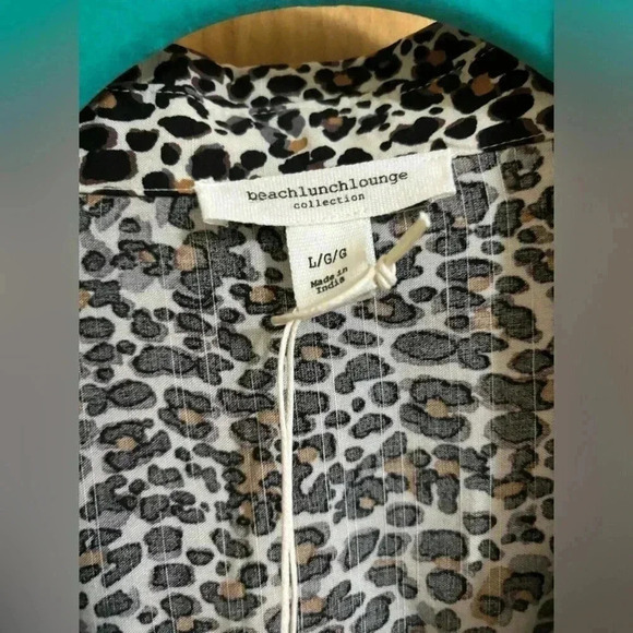 Beach Lunch Lounge Button Down Short Sleeve that Ties Leopard Size Large NWT - Picture 6 of 12